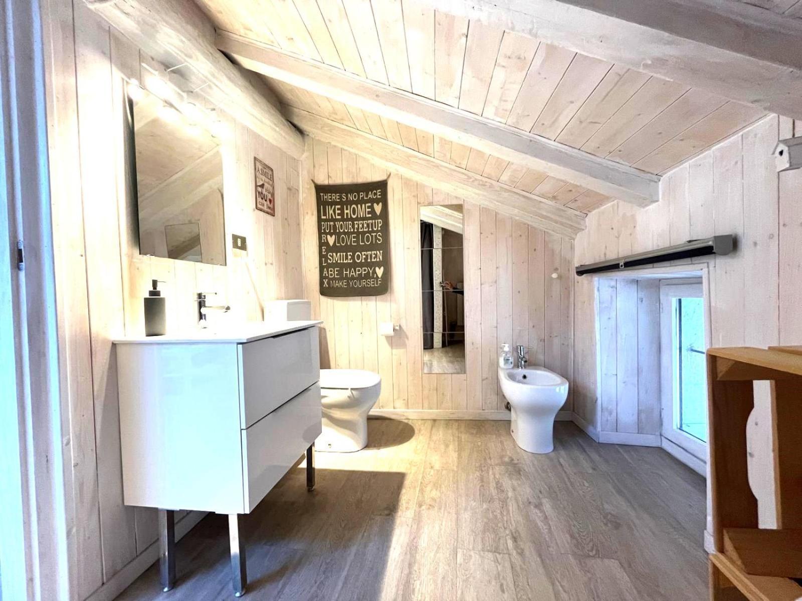 Il Piccolo Loft Nel Cuore Antico Di Aosta - You & Me Case Vacanza Exterior foto