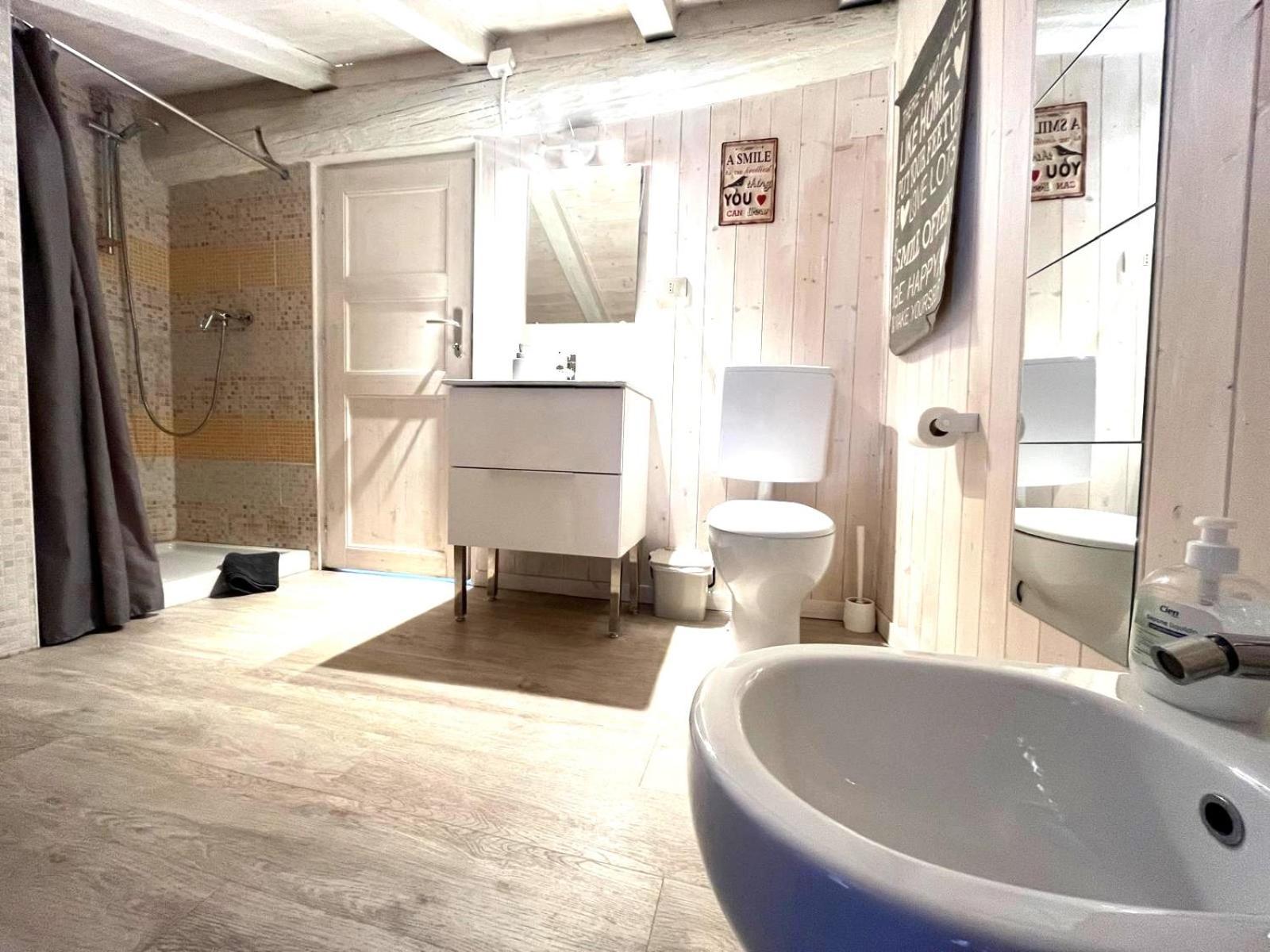 Il Piccolo Loft Nel Cuore Antico Di Aosta - You & Me Case Vacanza Exterior foto
